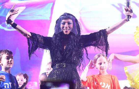 מוזמנים לשלוח כתבי יד. דנה אינטרנשיונל ביום הגאווה, תל אביב, 2020 // צילום: קוקו